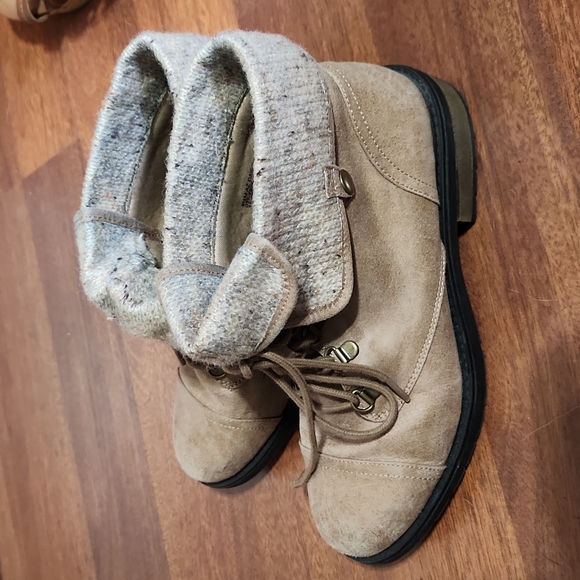 Tan Arizona booties - Picture 3 of 6